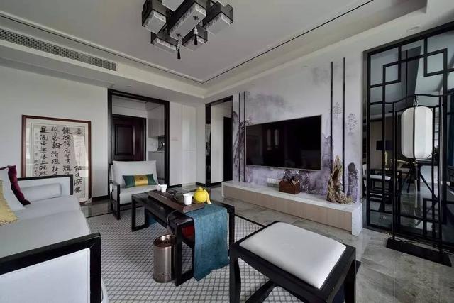 把不銹鋼條嵌到墻上，簡單點(diǎn)綴好高檔！